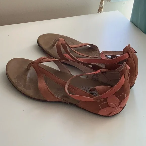 Merrell sandals - Picture 3 of 4